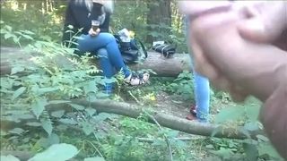 Русский пацан дрочит на телок в лесу